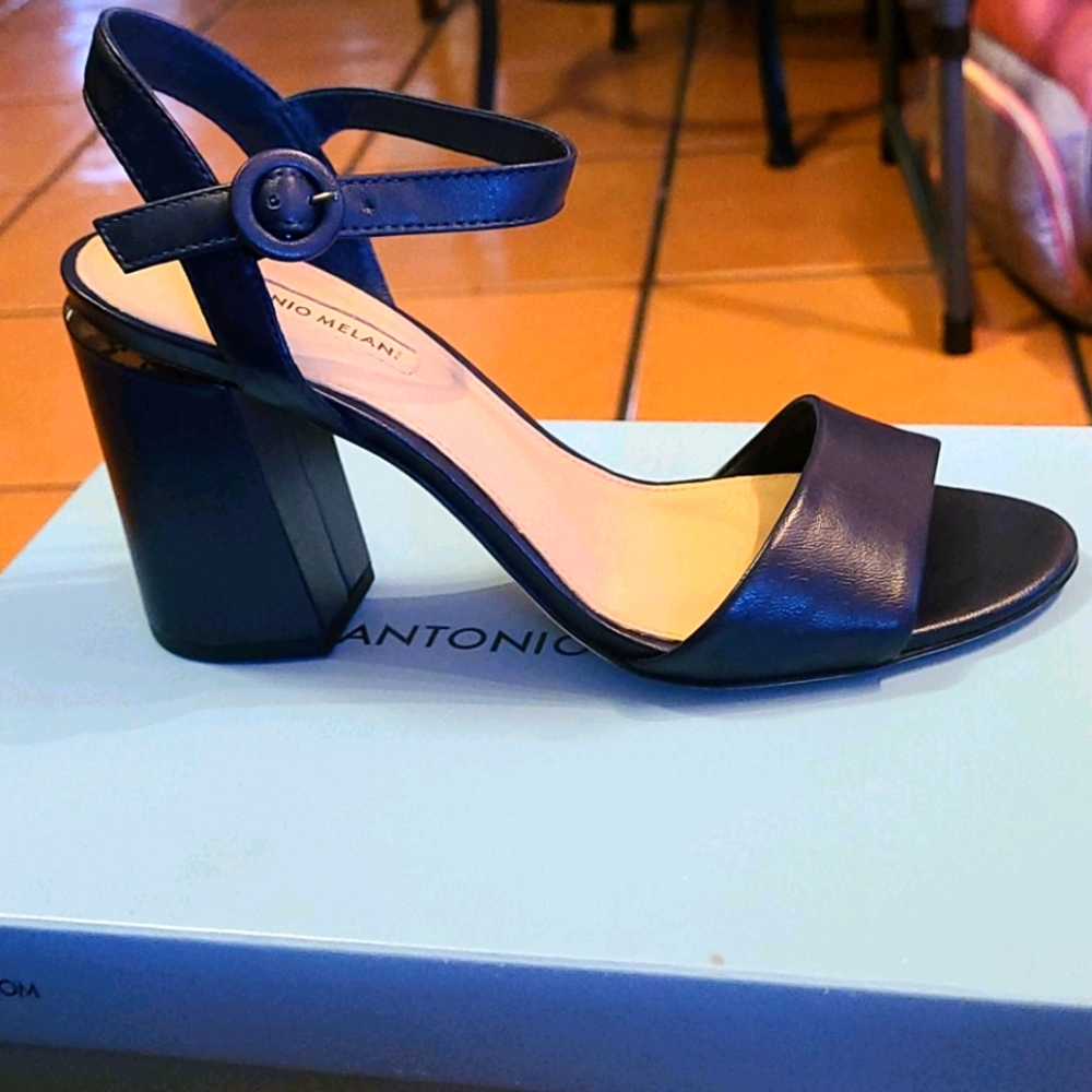 Vessel blue shoe
